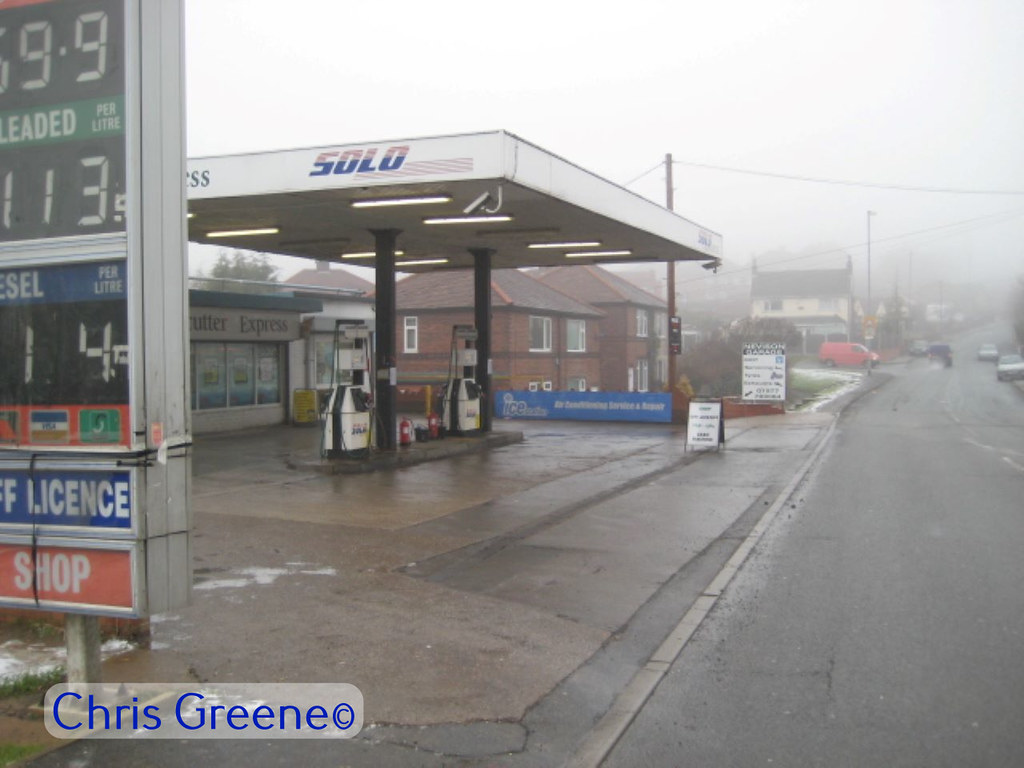 Pontefract, Nevison garage (Solo Petroleum), WF8 2PB, 040… Flickr