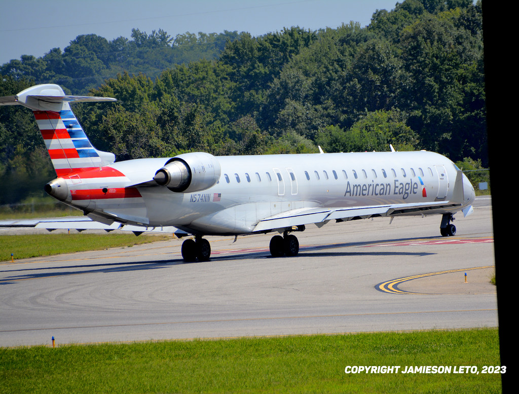 American Eagle 5071 American Eagle flight 5071 taxing onto… Flickr