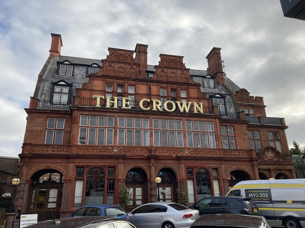 The CROWN ,Cricklewood . Alan Biggs Flickr