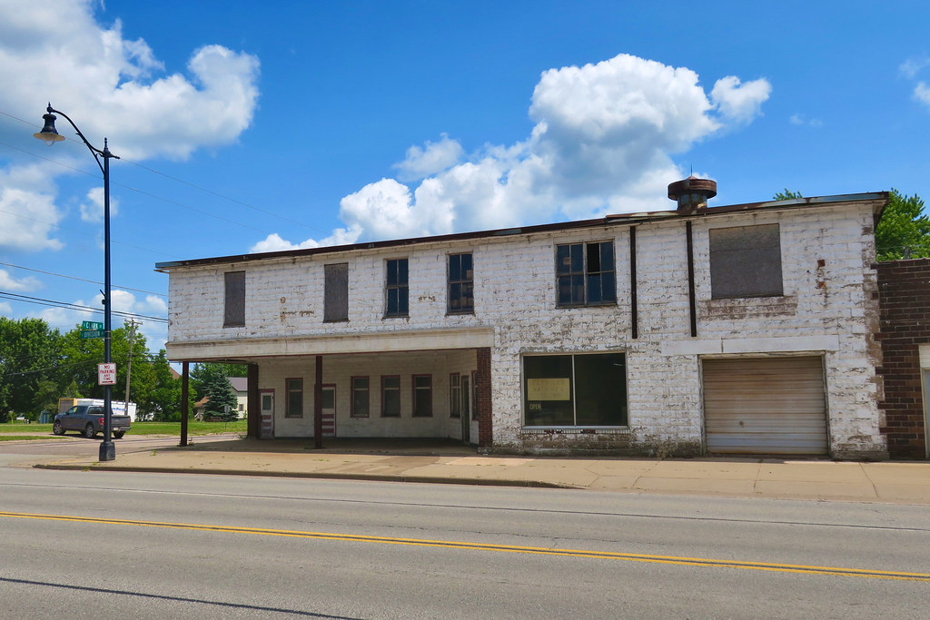 Norms Place Carpentry, Colby, WI A commercial building, cu… Flickr