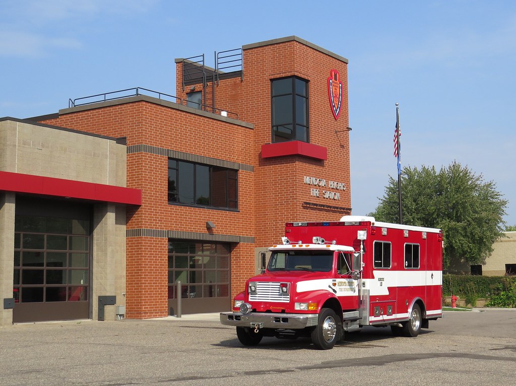 Mendota Heights, MN Fire Department Rescue 10 PHD280 Flickr