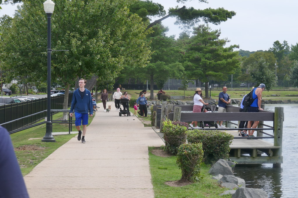 Hecksher Park with People the last weekend of summer, Flickr
