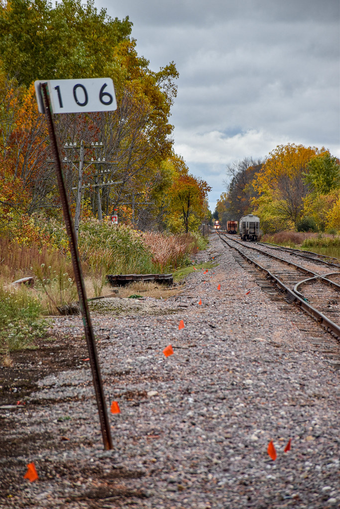 In the Distance Fox Valley & Lake Superior GB101 approache… Flickr