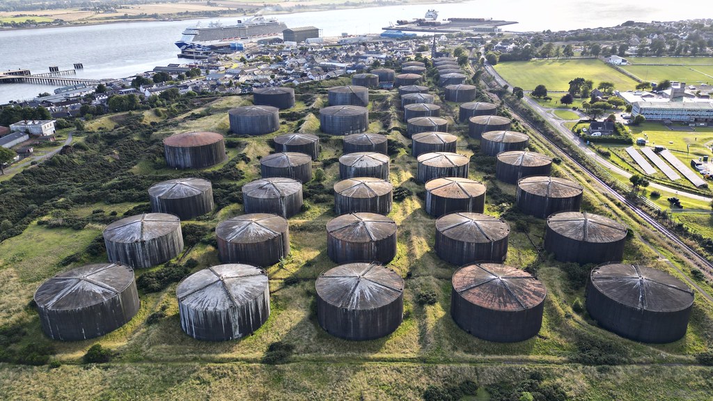 Invergordon Port Fuel Depot The RN fuel depot at Invergord… Flickr