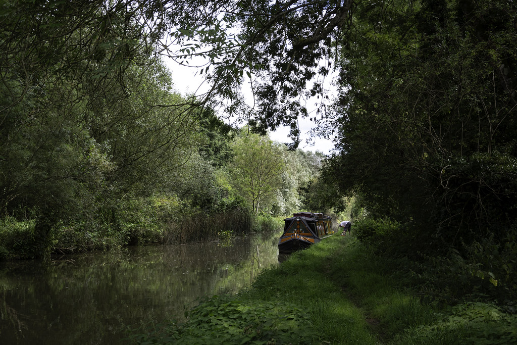 A quiet mooring. The Oxford Canal, Oxfordshire Somewhere b… Flickr
