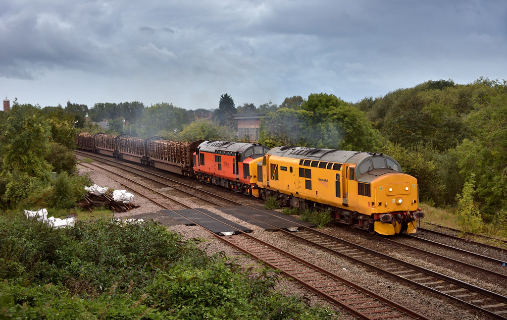 97303+37405 Crewe Bank 2 97303+37405 open up at Crewe Bank… Flickr