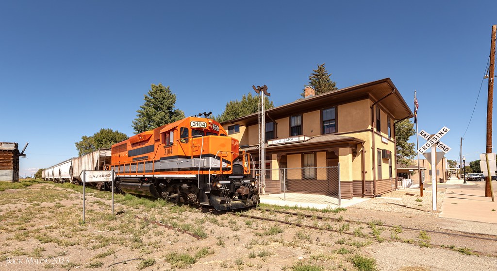 Southbound at La Jara South of Alamosa was 3rail country,… Flickr