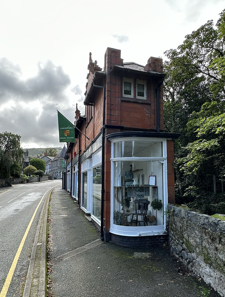 IMG_20661llanfairfechan shop phil pritchard Flickr