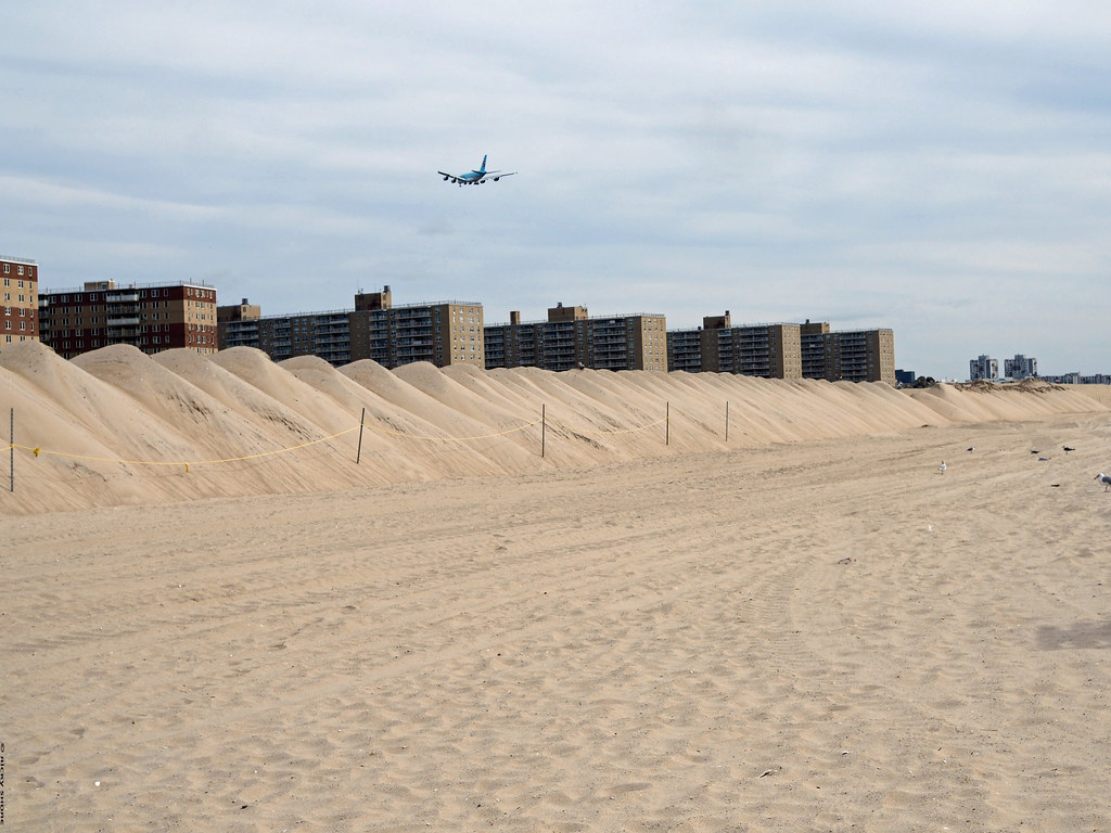 Rockaway, Queens, NY Apartment buildings in Rockaway, Quee… Flickr
