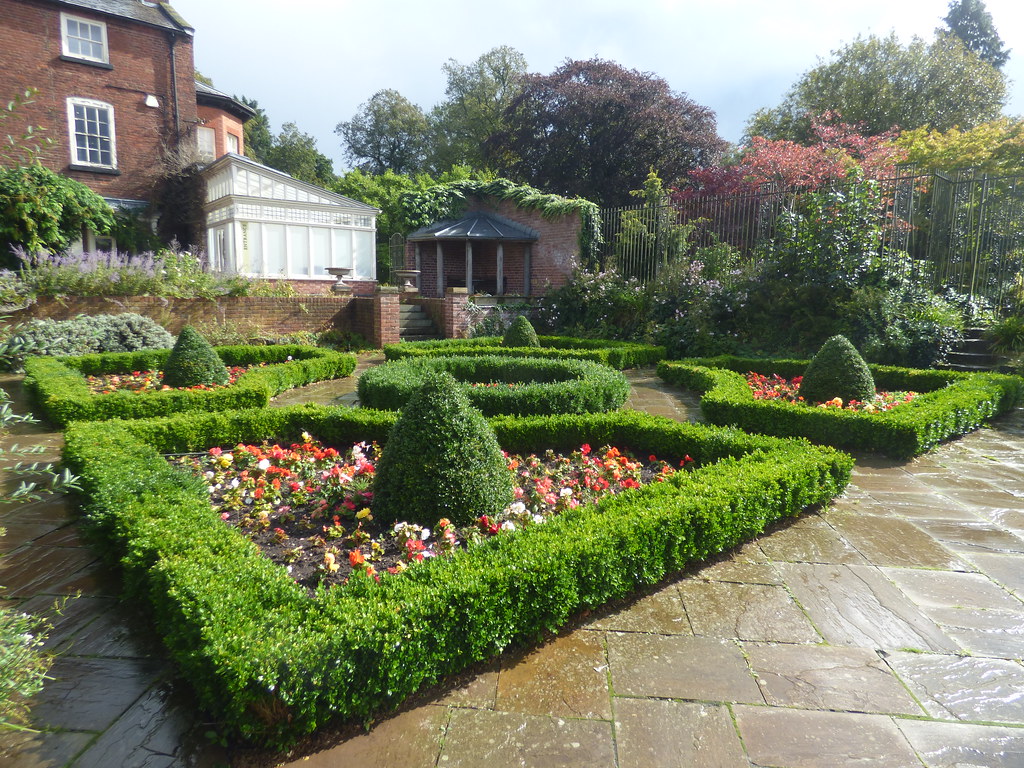 Dutch Garden at Bantock House a photo on Flickriver