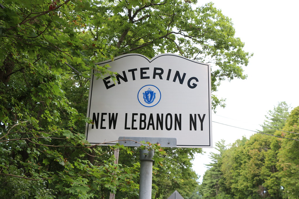 Entering New Lebanon, NY The Massachusetts DOT sign is on … Flickr