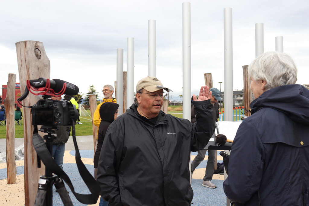Ed Hartman, “Mika’s Song” Ed Hartman speaks to an audience… Flickr