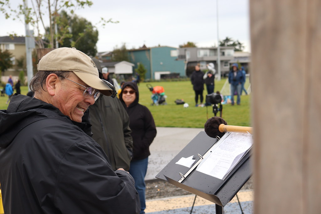 Ed Hartman, “Mika’s Song” Ed Hartman teaches a group of pe… Flickr