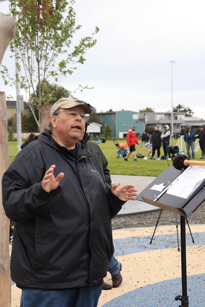Ed Hartman, “Mika’s Song” Ed Hartman teaches a group of pe… Flickr