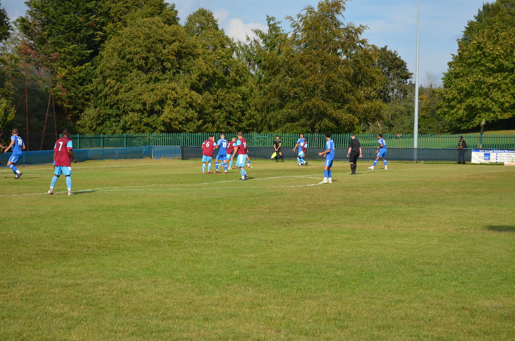 Frimley Green vs Knaphill Kris Hatton Flickr