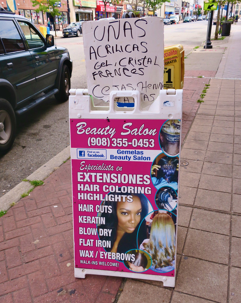 Gemelas Beauty Salon, Elizabeth, NJ Pavement sign in front… Flickr