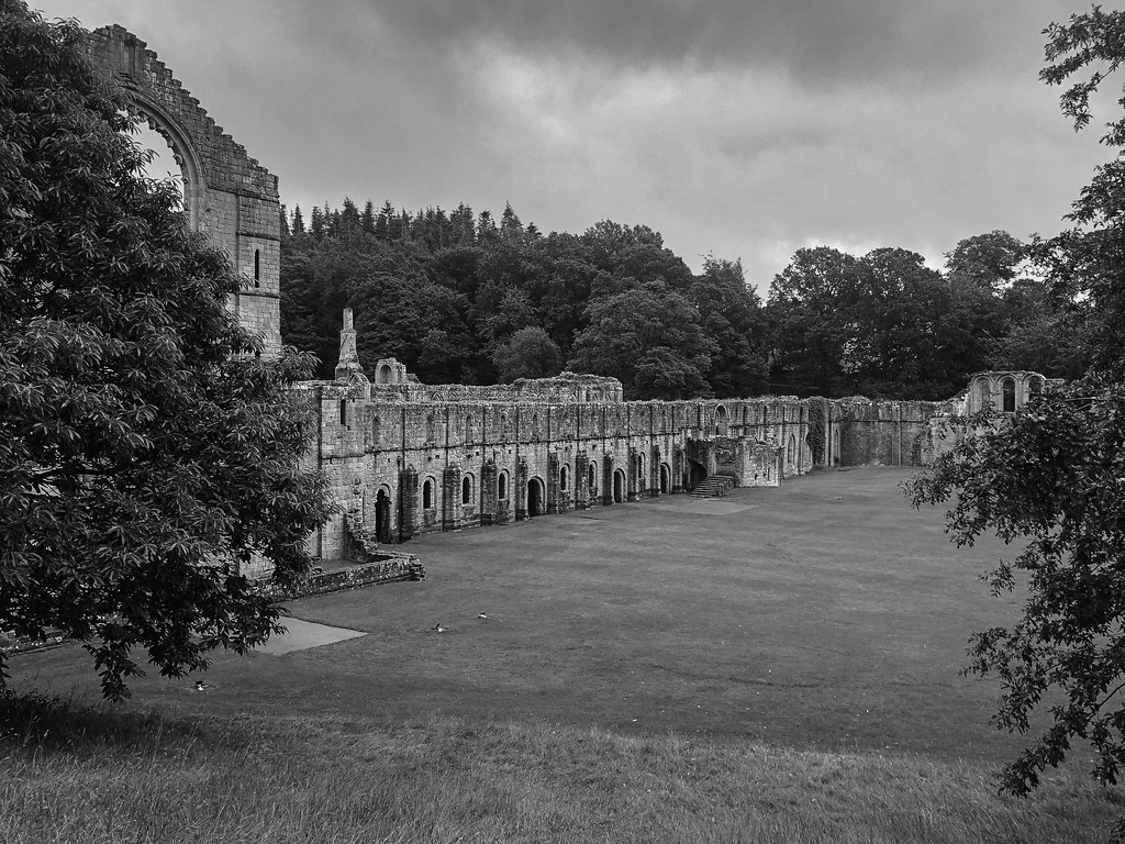 Fountains Abbey Fountains Abbey, North Yorkshire. National… Bob