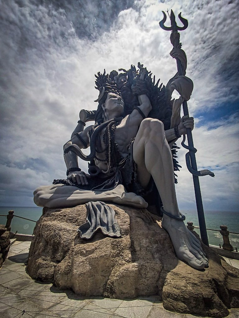 Of larger than life statues Charu Kriti Flickr