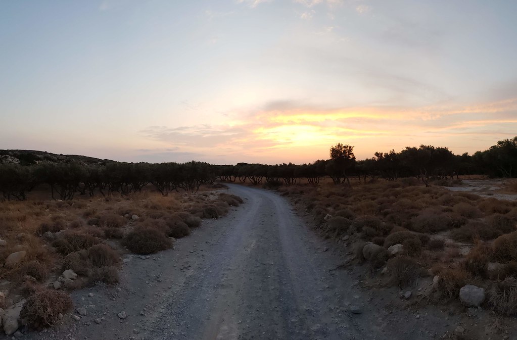 Lost roads Crète Road to white Lake Vincent Zwol Flickr