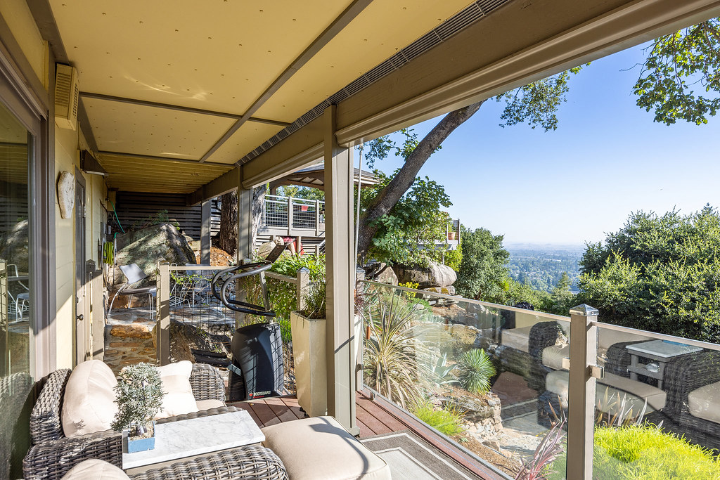 1321821happyvalleyroad.66045.p3k.066.web Jonathan Borja Flickr