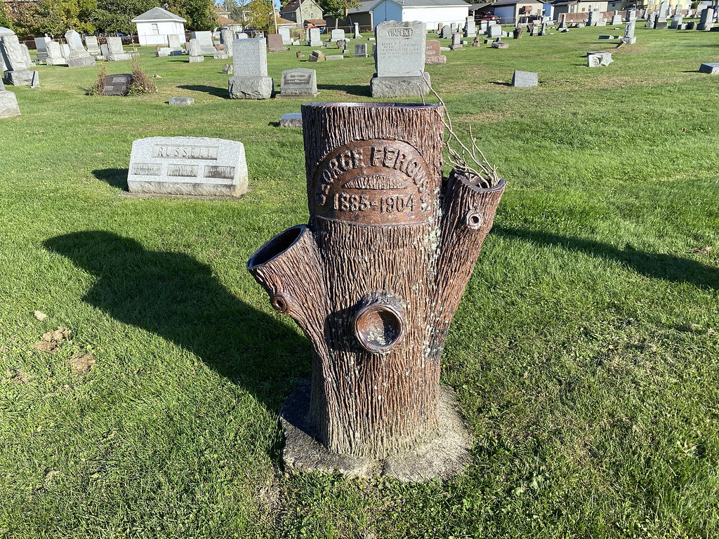 OH Uhrichsville Union Cemetery 11 Clay tree grave marker… Flickr