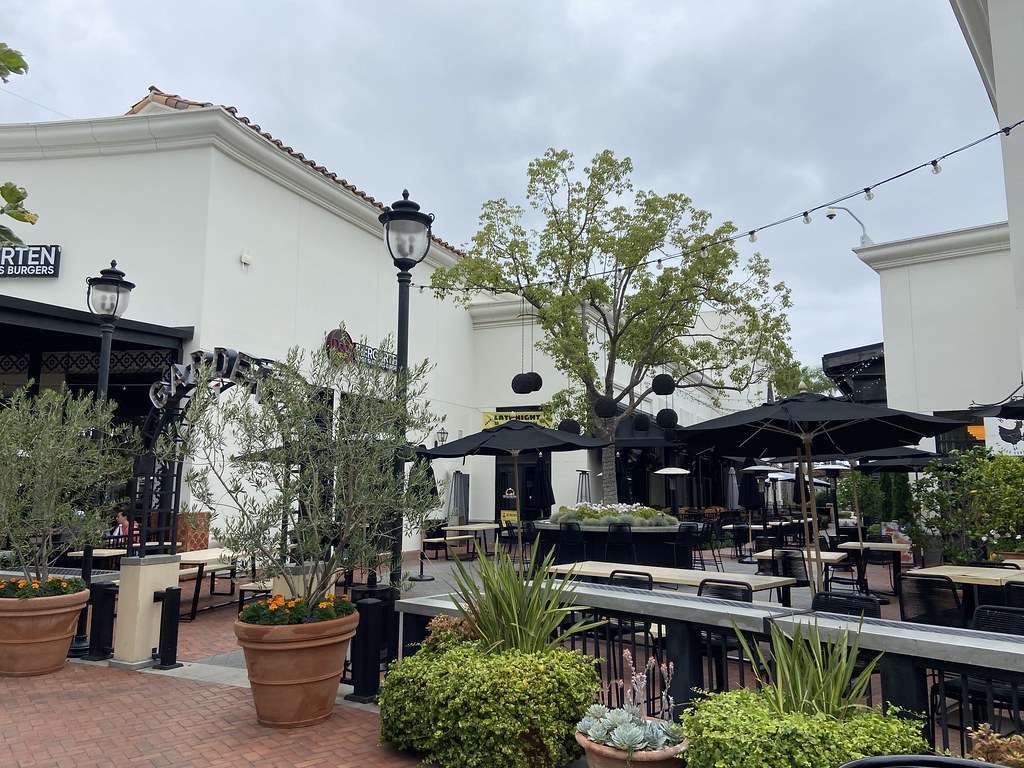 Bella Terra Huntington Beach Bella Terra is an open air p… Flickr