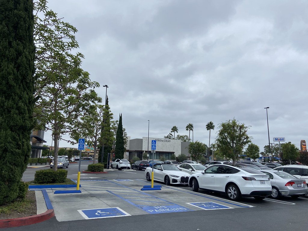 Bella Terra Huntington Beach Bella Terra is an open air p… Flickr