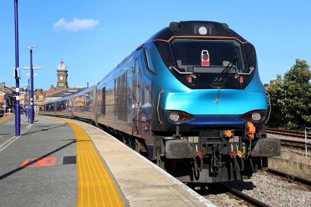 68026 Enterprise at Scarborough Awwalker1 Flickr