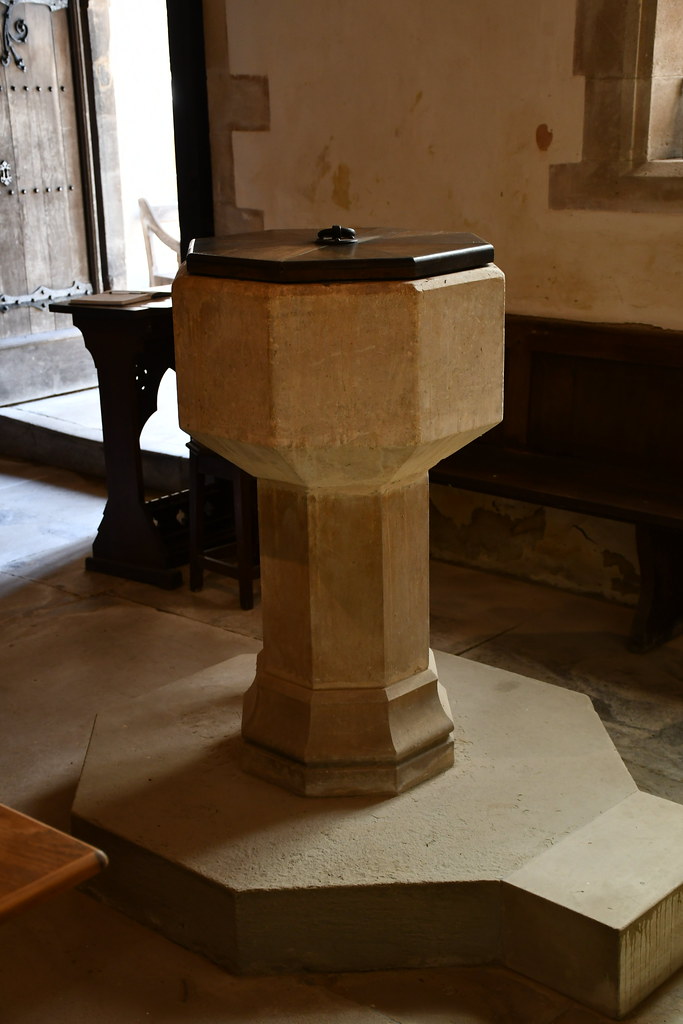 Raithby by Spilsby, Holy Trinity church, Font Jules & Jenny Flickr