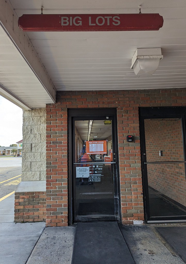 Big Lots Hartville, OH My 8,999th Flickr Upload Daniel Westfall