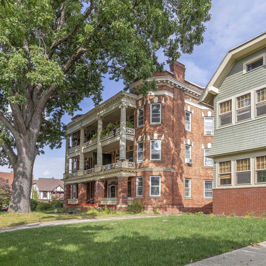 Apartment Building — Toledo, Ohio Christopher Riley Flickr
