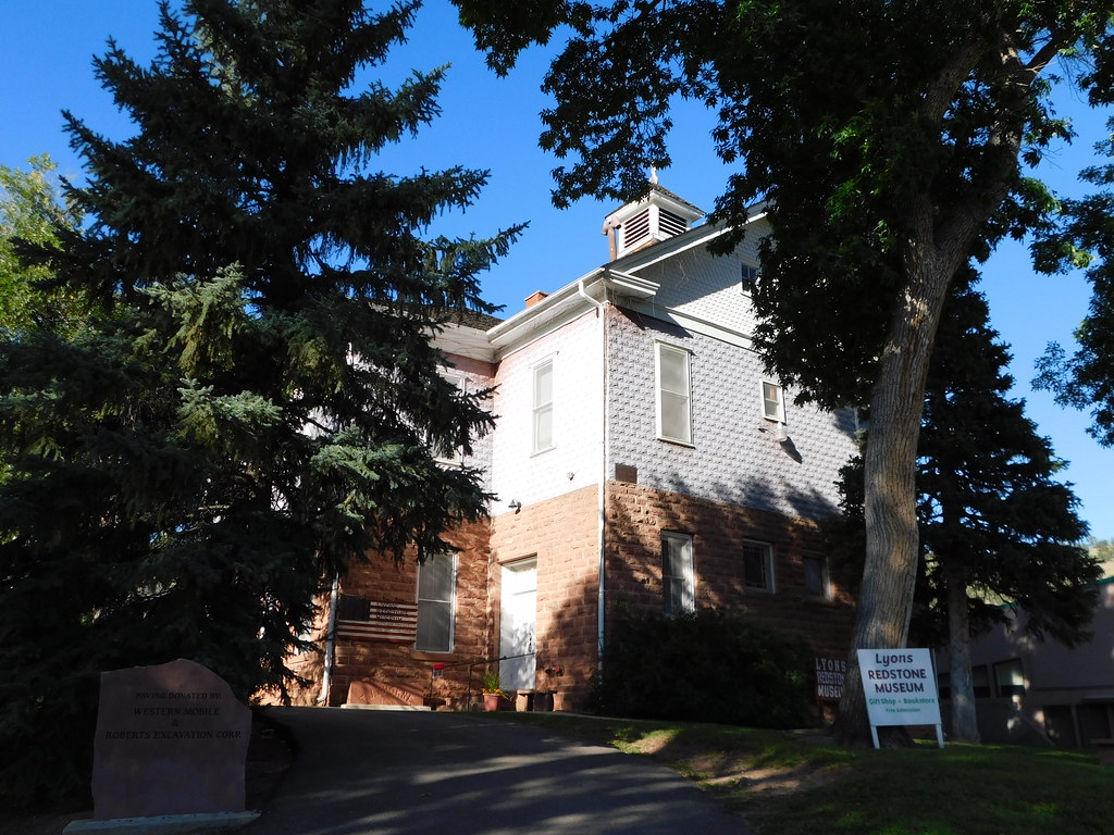 The Old Lyons High School Lyons, Colorado Constructed in 1… Flickr