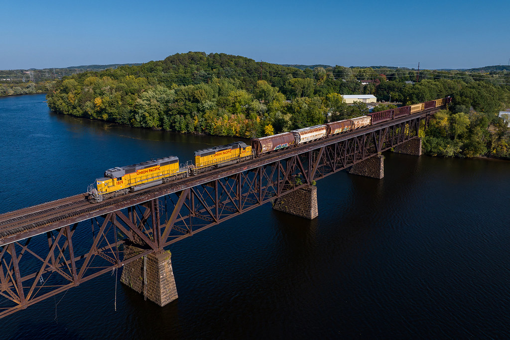 UP 1819 Eau Claire, WI Job 82 shoves back to Altoona and o… Flickr