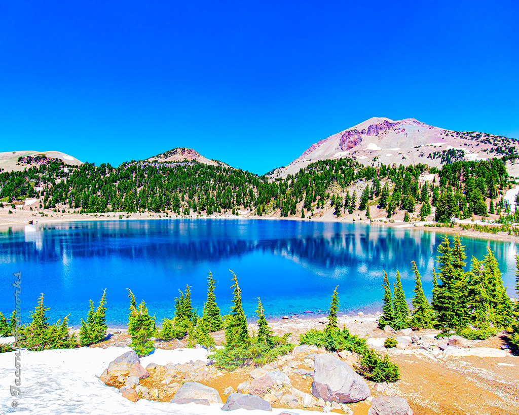 Over Developed Lake Helen Impossibly blue water of Lake He… Flickr