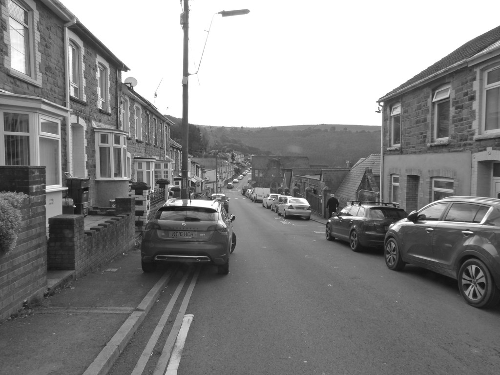 Queen Street, Abertillery 4 October 2023 Looking down Quee… Flickr