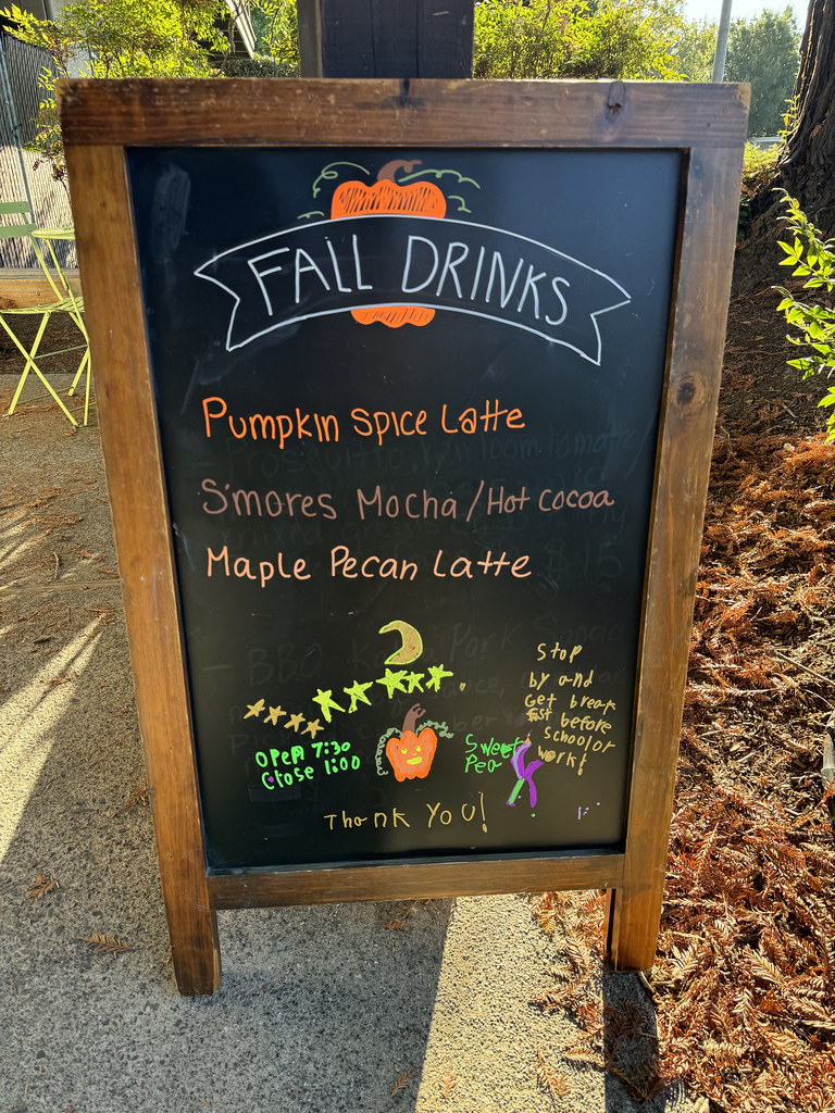 Fall drinks Sweet Pea Bake Shop, Sonoma, California Sarah Stierch