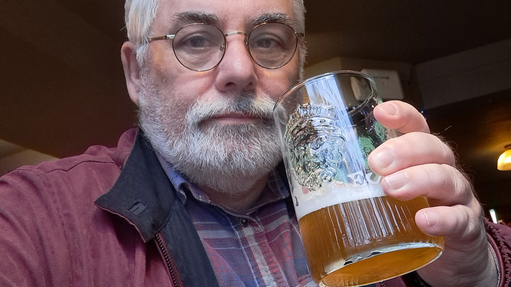 greene king in the queen vic (279/365) having a pint of Le… Flickr