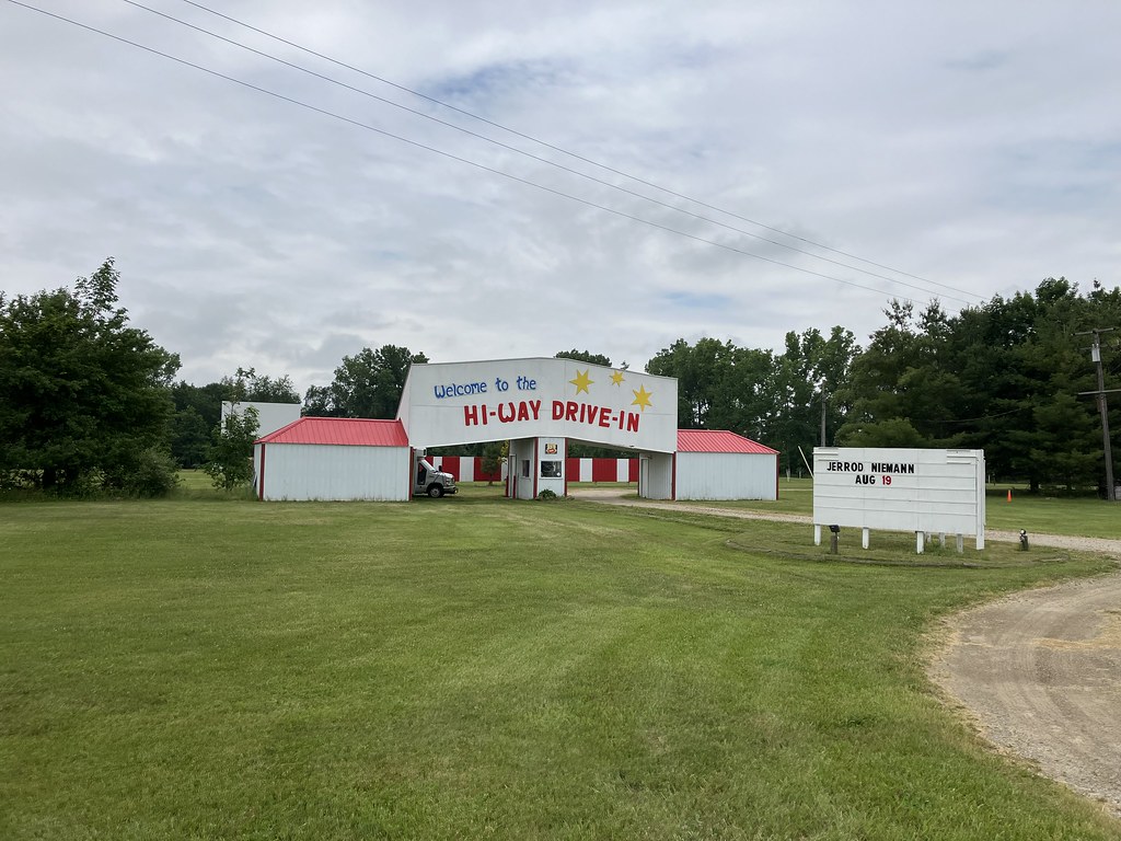 HiWay DriveIn, Carsonville, MI Bill Eichelberger Flickr