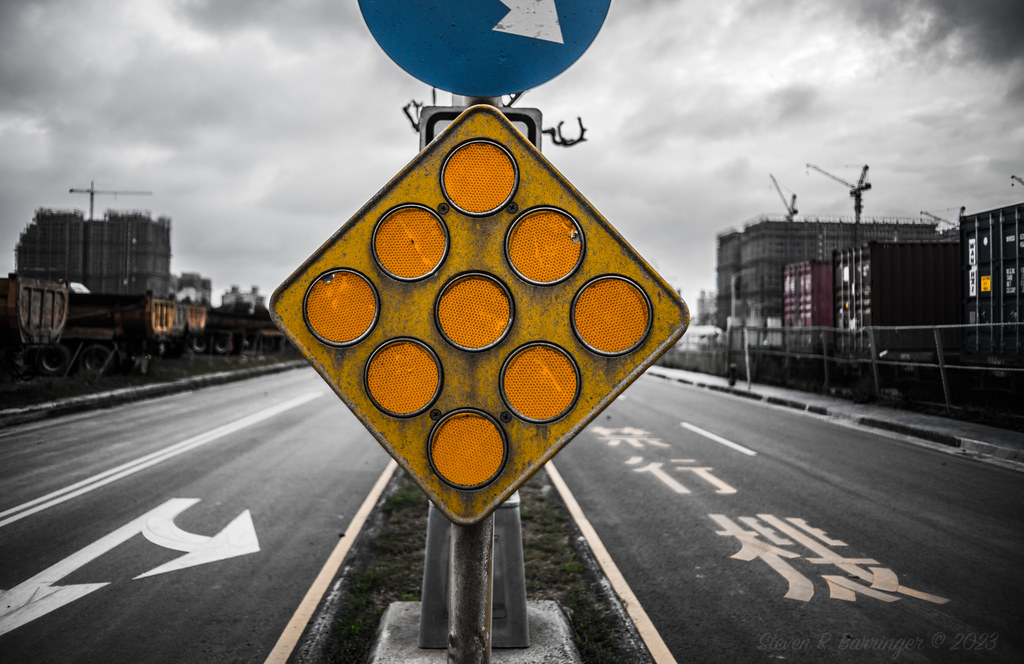 sign and directions Sony a7rii Bell & Howell 28mm f2.8 Thi… Flickr