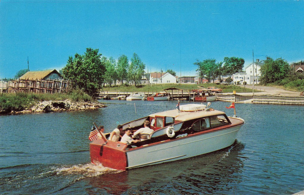 UP Manistique MI Inside the Harbor on the Manistique River… Flickr