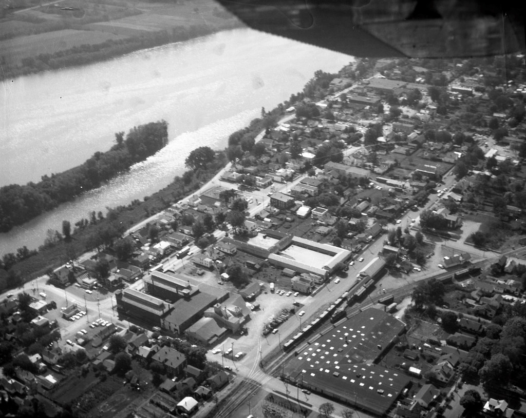 Gallipolis, Ohio riv811 Train Station. Hoy Furniture Facto… Flickr