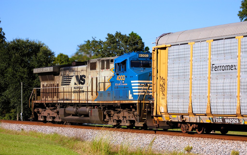 Arabi, GA NS 321 with NS 4000 as rear DPU past Arabi, GA. Matthew