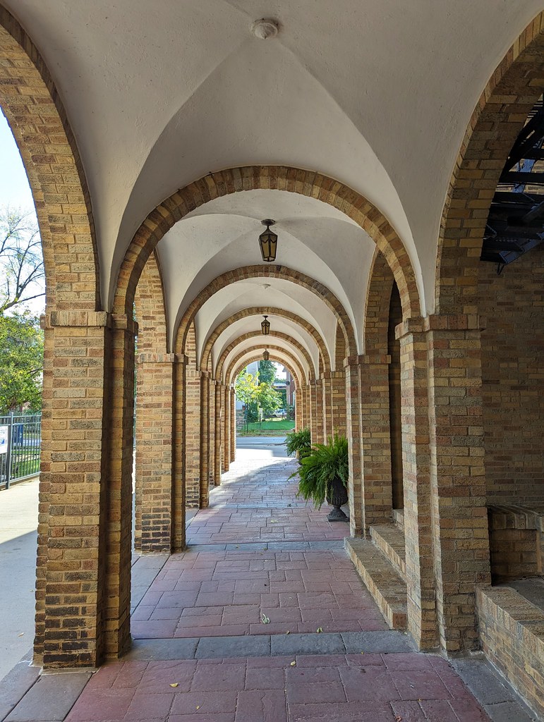 Windsor Beach Apartments 7321 S. South Shore (US 41) Flickr