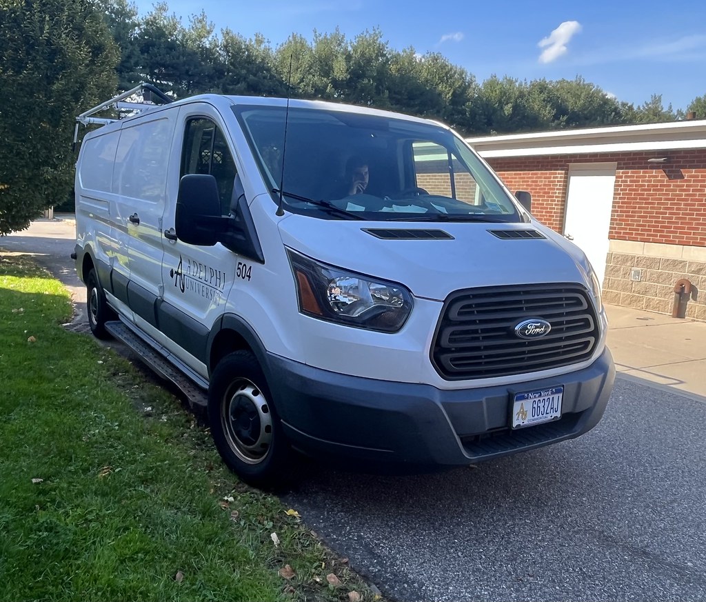 Adelphi University (Facilities Management) 504 Montauk Bus Photography Flickr