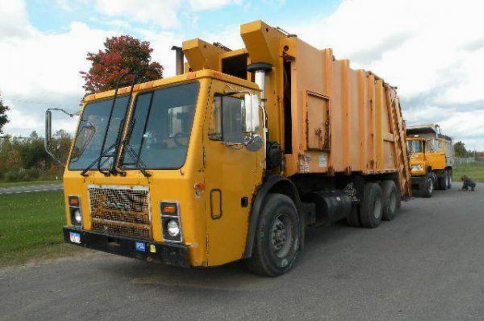 Town of Marcy, NY 2004 Mack LE613 PakMor rear load trash … Flickr