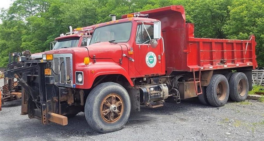 Town of Marcellus, NY 1997 International 2574 6x4 dumpplo… Flickr
