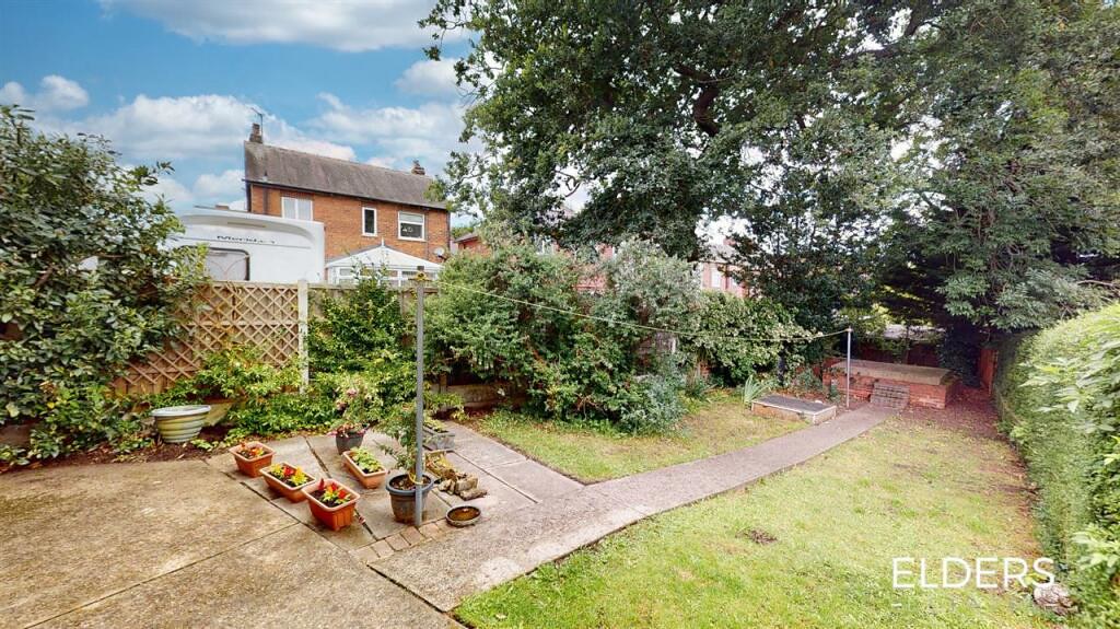 Unrecorded Shelter Little Hallam Lane, Ilkeston Matt Aldred Flickr