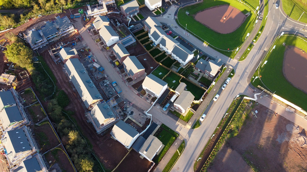 Drone view of new housing at Mill Gardens Cullompton Devon… Flickr