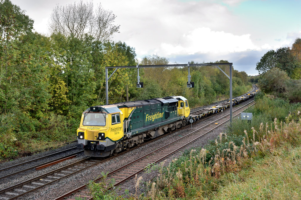 70016 Crewe Bank 70016 at Crewe Bank, Shrewsbury with 4V18… Flickr