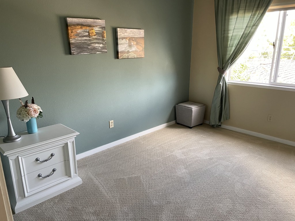 Redecorating New carpet was installed today; Donated the o… Flickr